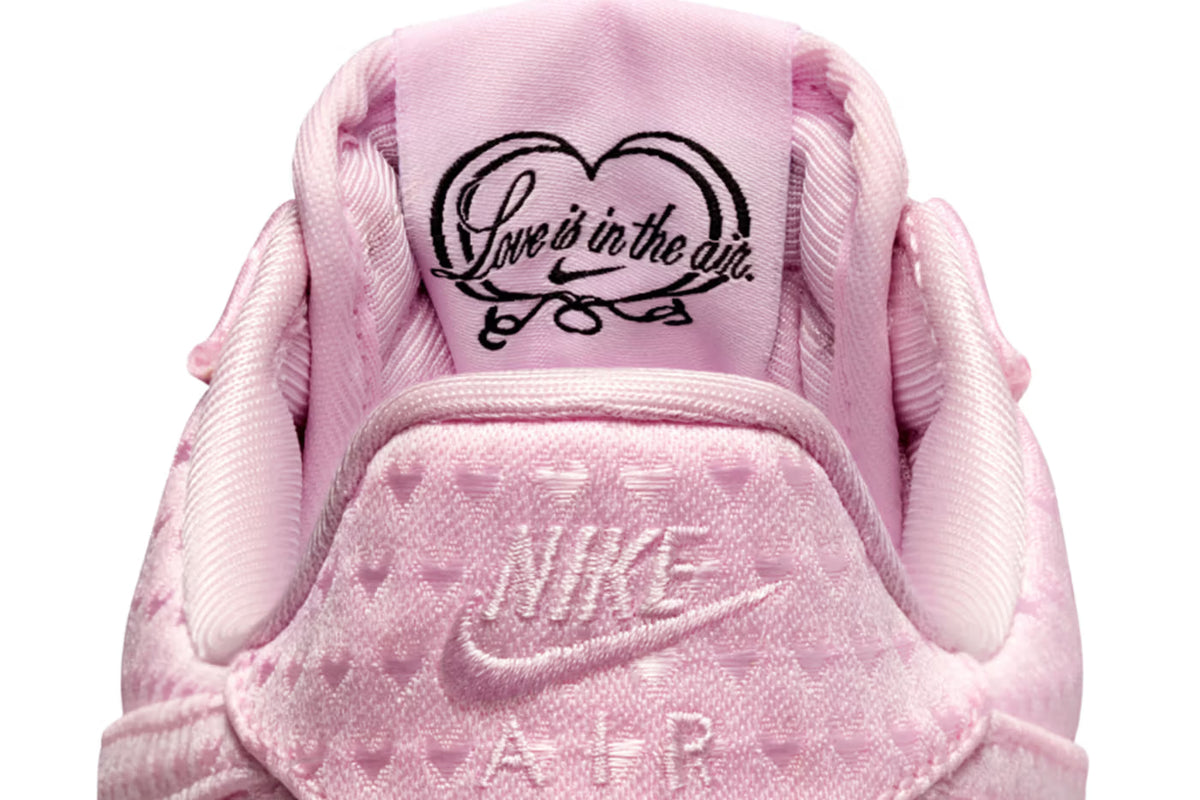 NIIKE AIRFORCE 1 LOW VALENTINES DAY PINK FOAM